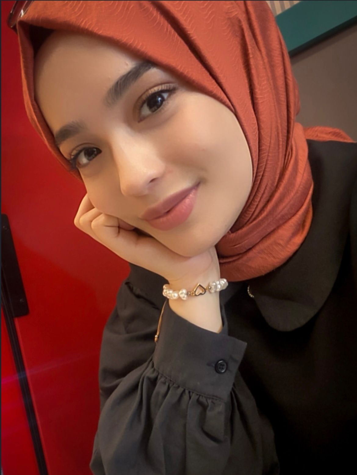 Muhlisali Sevgi Dolu Kadın Escort Bayan Sevinç