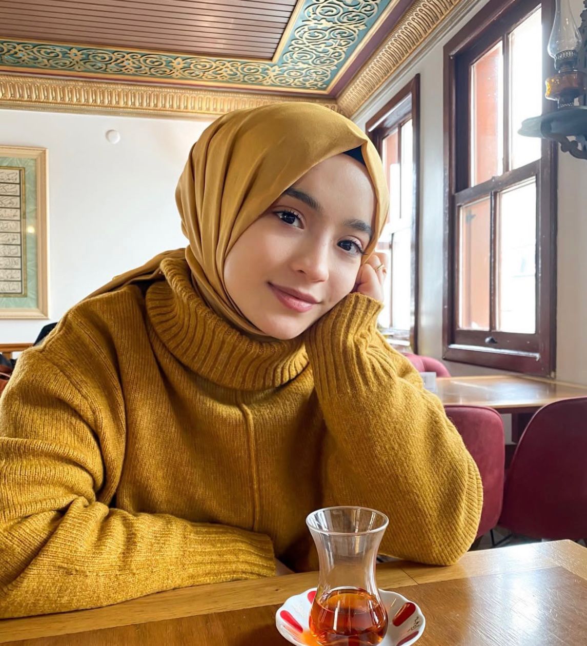 Akçay Efsanevi Partner Bayan Escort Zeliha